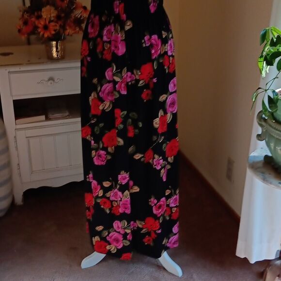 Epilogue Dark Floral Maxi - Picture 9 of 11